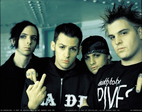Good_Charlotte-2002-Set_05-01--large-msg-118944766585.jpg